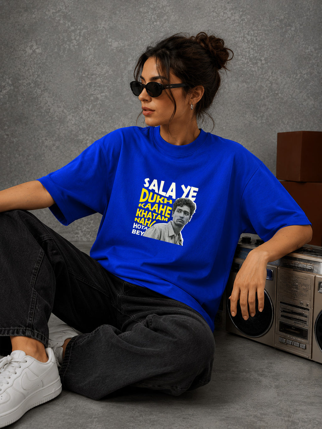Sala Ye Dukh Kaahe Khatam Nahi Hota Bey Oversized T-shirt